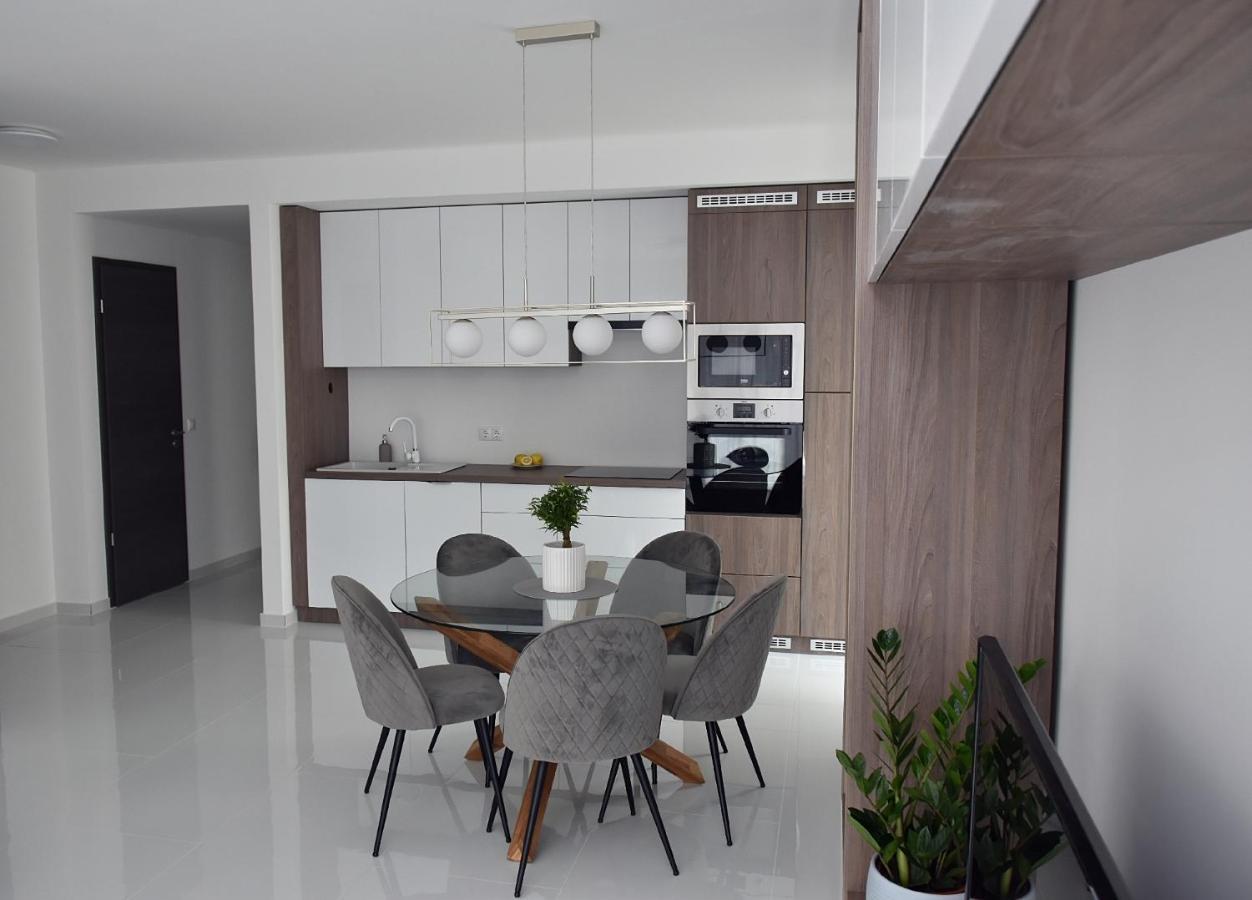 Limerence Apartments Шиофок Экстерьер фото