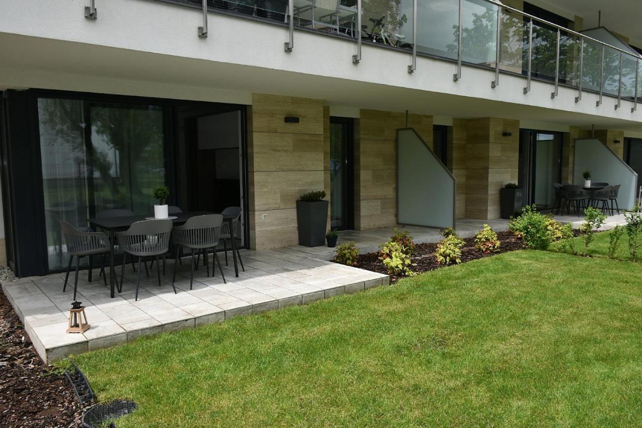 Limerence Apartments Шиофок Экстерьер фото
